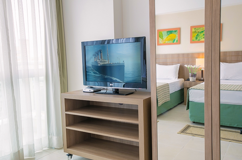 quarto-superior-com-duas-camas-de-solteiro-saint-moritz-hplus-em-brasilia (2)