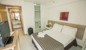 apartamento suite do flat em Brasília hplus Biarritz long stay