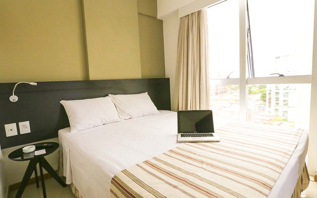quarto do apart hotel flat em brasilia vista park sul hplus long stay