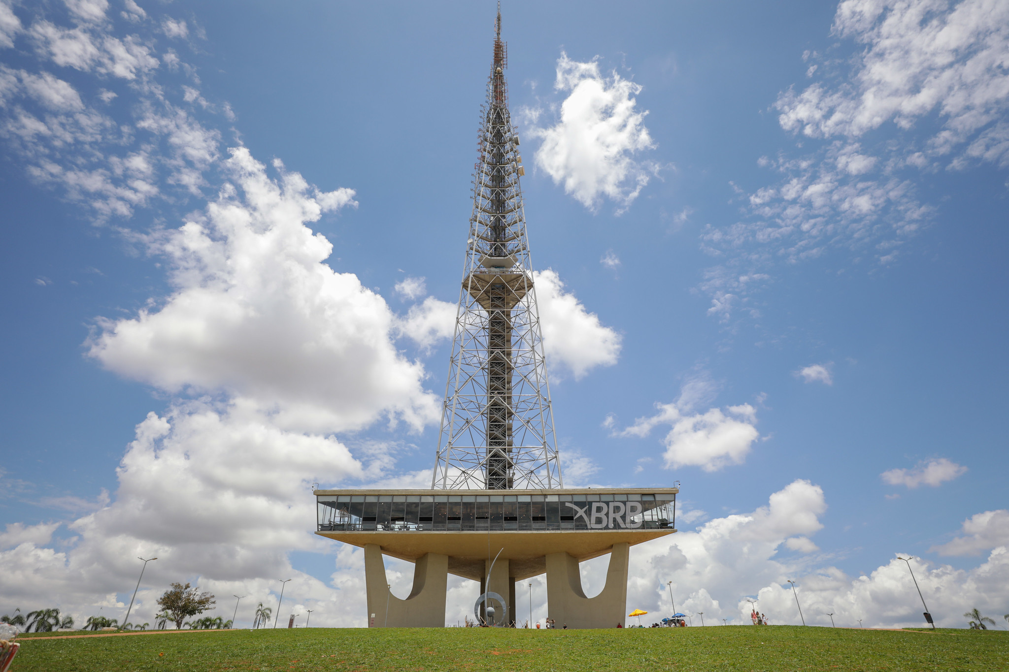 A Torre de TV de Brasília e sua história - Hplus Hotelaria