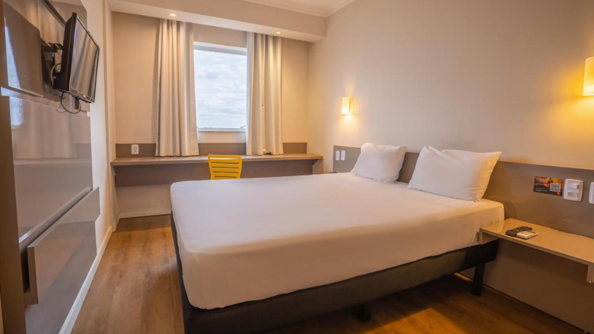 Hplus Hotelaria