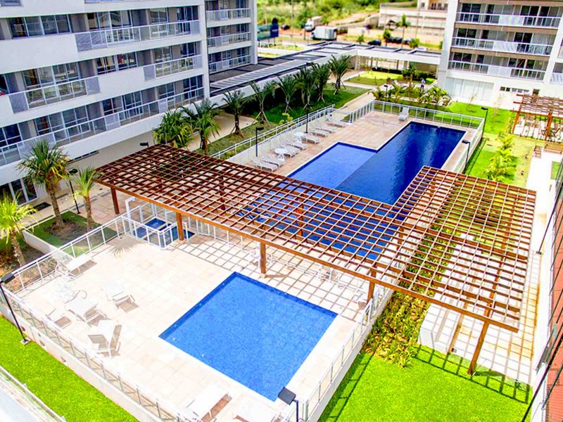 piscina-do-flat-em-brasilia-hplus-blend-long-stay