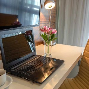 quarto com duas camas de colteiro do hotel fusion hplus em brasilia